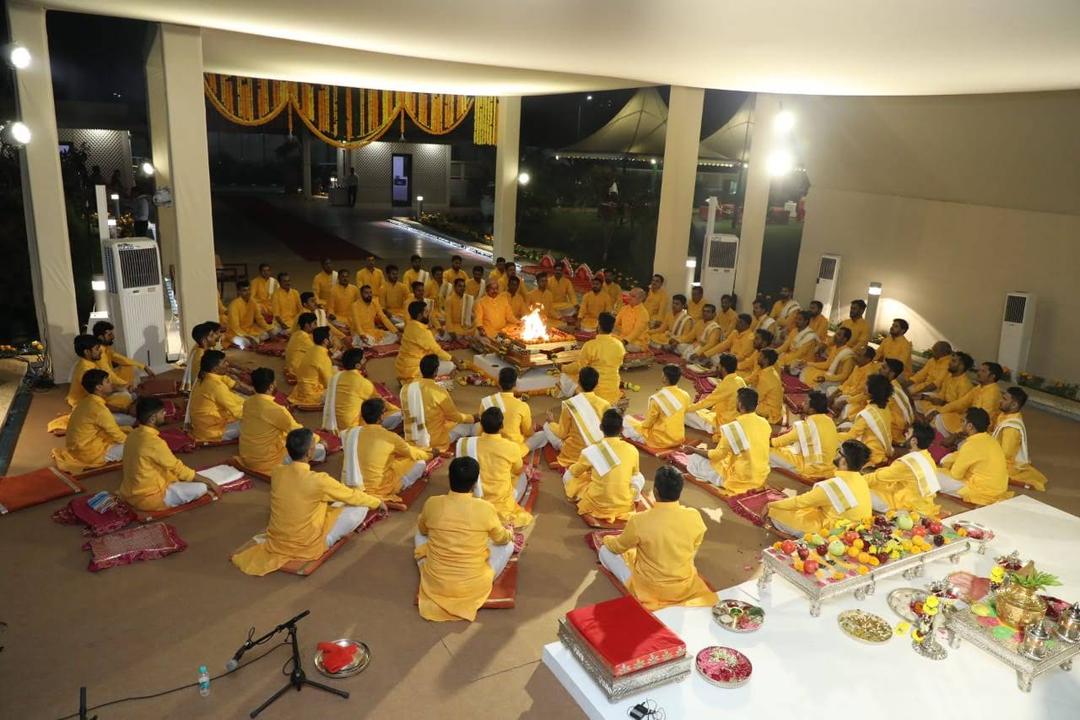 Pandit Chandrashekhar Sharma's Team