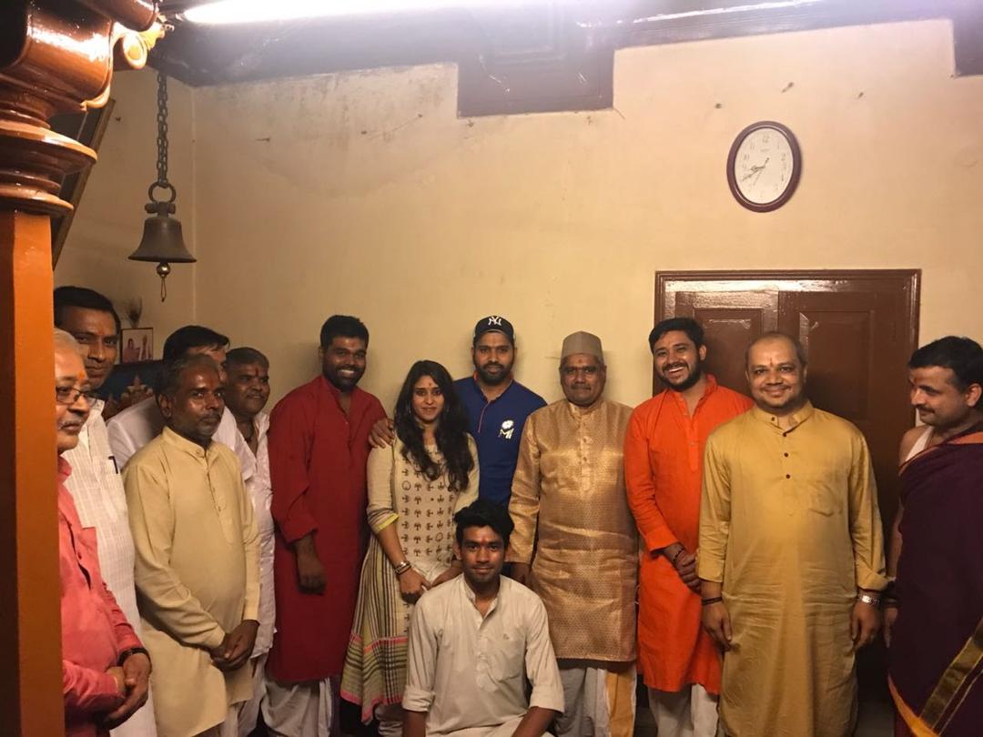 Pandit Chandrashekhar Sharma's Team