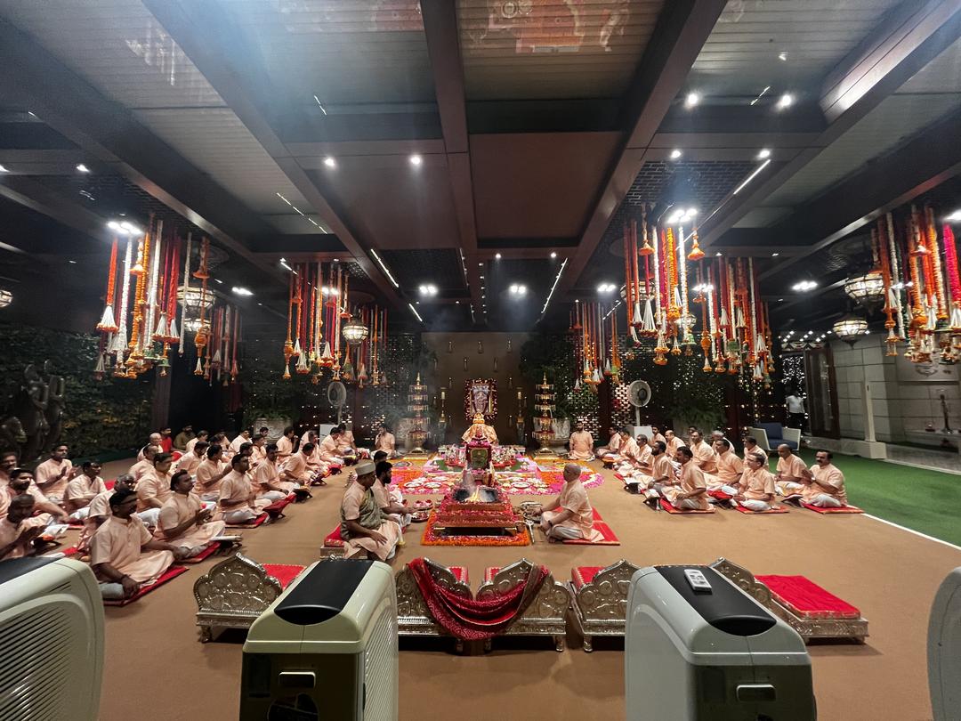 Pandit Chandrashekhar Sharma's Team