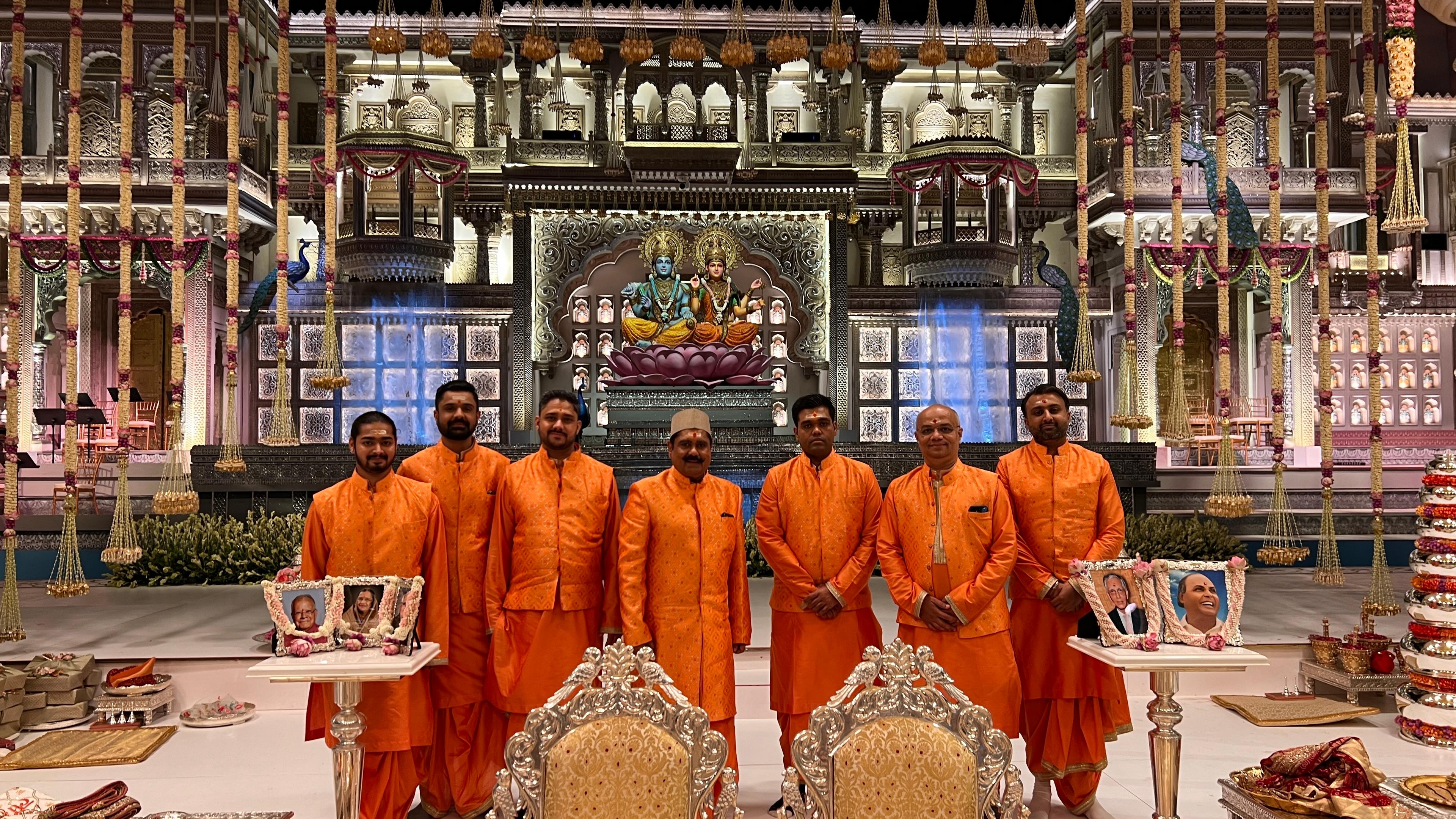 Pandit Chandrashekhar Sharma with Team